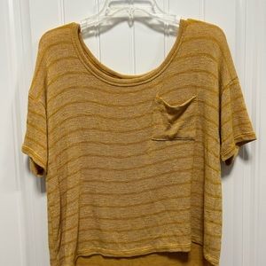 Yellow light weight sweater. In great condition.